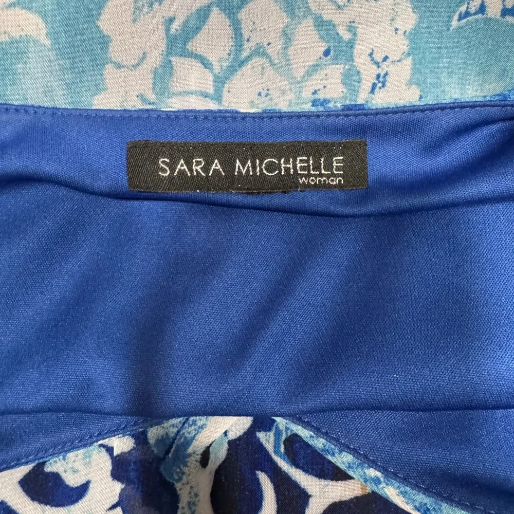Sara Michelle Blue Ombre Scroll Sheer V-Neck Blouse - Picture 4 of 5
